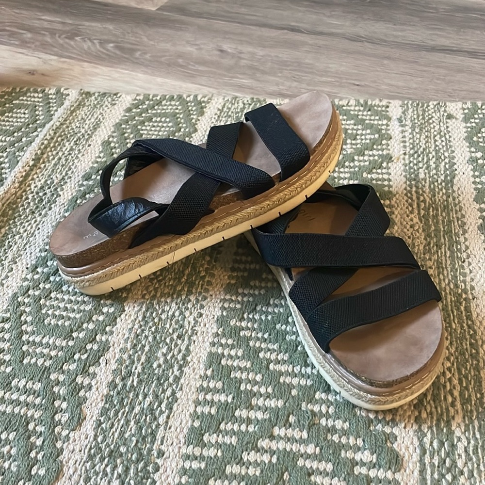 Madden girl platform sandals 8.5